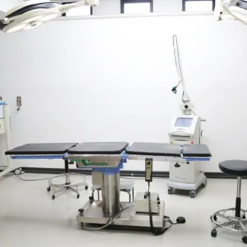 アイエス美容クリニック 岐阜院のほくろ除去を受ける施術室