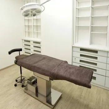 共立美容外科 銀座院のほくろ除去を受ける施術室