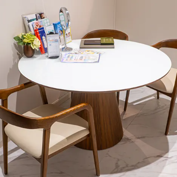 ルミナスビューティークリニックのほくろ除去を受ける前のカウンセリングルーム