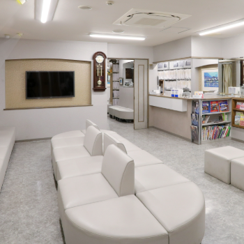 野口皮膚科医院のほくろ除去を受ける前の待合室