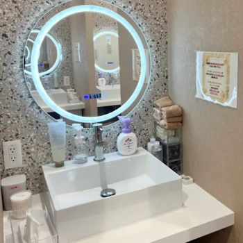 ルラ美容クリニック 福岡本院の二重整形を受けた後のパウダールーム