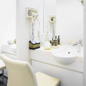 福岡美容皮膚科あやべクリニックのほくろ除去を受けた後のパウダールーム