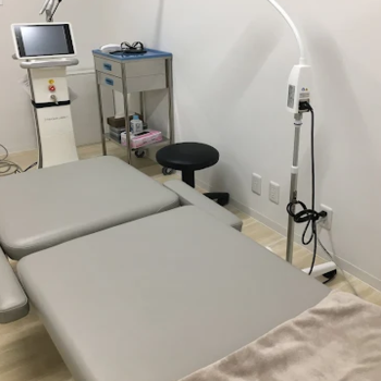 なかぞのスキンクリニック博多のほくろ除去を受ける施術室