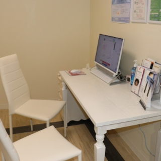 Wクリニック 福岡院のほくろ除去を受ける前のカウンセリングルーム
