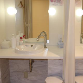 Wクリニック 福岡院のほくろ除去を受けた後のパウダールーム