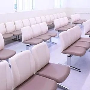 せのおクリニックのほくろ除去を受ける前の待合スペース