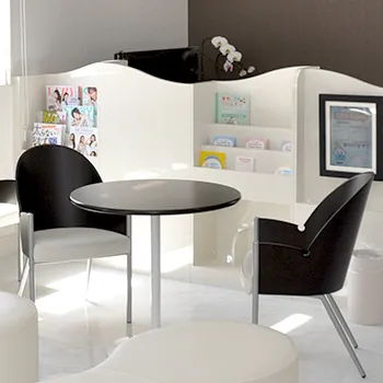 みこ皮膚科クリニックのほくろ除去を受ける前の待合スペース