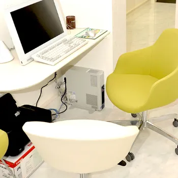 みこ皮膚科クリニックのほくろ除去を受ける前のカウンセリング室