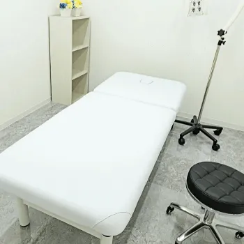 TCB東京中央美容外科 姫路院のほくろ除去を受ける施術室