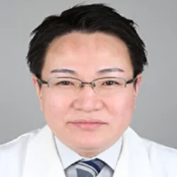 宮本形成外科の二重整形を担当する医師