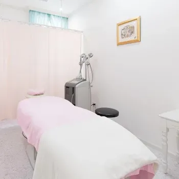 ルネッサンス並木美容皮膚科のシミ取りを受ける施術室