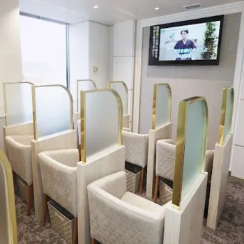 水の森美容クリニック 横浜院の二重整形を受ける前の待合室