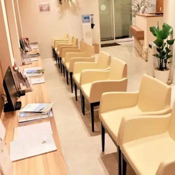 ラコスタ辻堂スキンクリニックの二重整形を受ける前の待合室