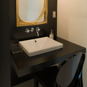 福嶋美容外科クリニックのほくろ除去を受けた後のパウダールーム