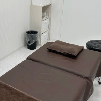 TCB東京中央美容外科 小倉院のほくろ除去を受ける施術室