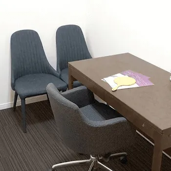 ジョウクリニック 松山院のほくろ除去を受ける前のカウンセリングルーム