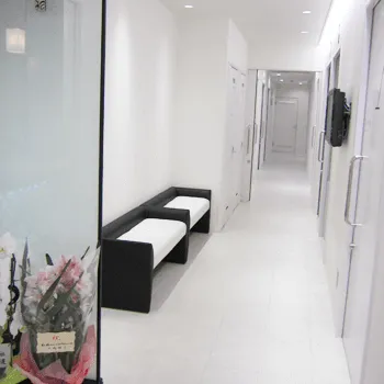 村上皮フ科クリニックのほくろ除去を受ける前の中待合