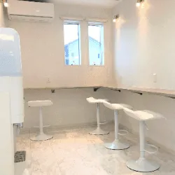 つなぐ皮膚科形成外科のほくろ除去を受ける前の待合室