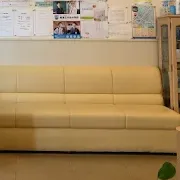まつなが形成外科・皮ふ科のほくろ除去を受ける前の待合室