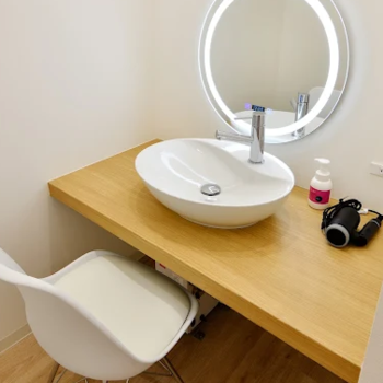 まゆりなclinic名古屋栄のシミ取りを受けた後のパウダールーム