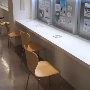 はなふさ美容皮膚科・形成外科 大宮院のほくろ除去を受ける前の待合スペース