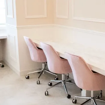 ルラ美容クリニック 大宮院のほくろ除去を受ける前の待合スペース