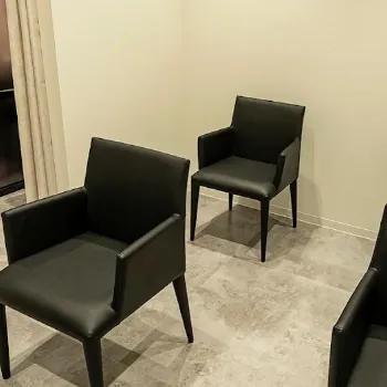 TCB東京中央美容外科 大宮西口院のほくろ除去を受ける前の待合スペース