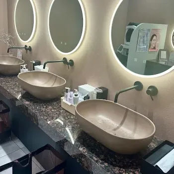 ミセルクリニックのシミ取りを受けた後のパウダールーム