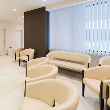 桑園オリーブ皮膚科クリニックのシミ取りを受ける前の待合室