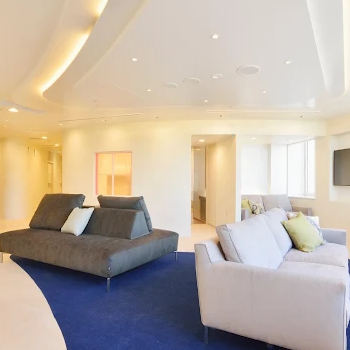 札幌ル・トロワ ビューティクリニックVogueのシミ取りを受ける前の待合室