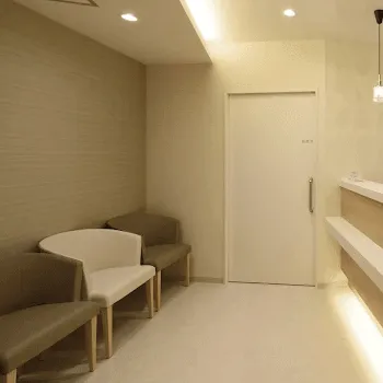 目黒駅前アキクリニックのほくろ除去を受ける前の待合室