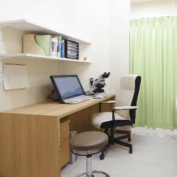 いやしの森皮ふ科のほくろ除去を受ける前の診察室