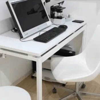 めぐろ皮膚科クリニックのほくろ除去を受ける前の診察室