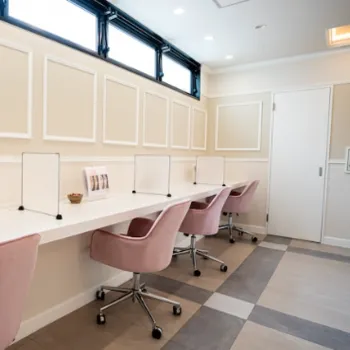 ルラ美容クリニック 大阪心斎橋院のほくろ除去を受ける前の待合室