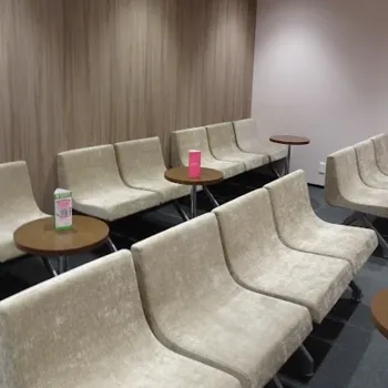 品川美容外科 心斎橋院のほくろ除去を受ける前の待合室