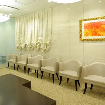 心斎橋フェミークリニックのほくろ除去を受ける前の待合室