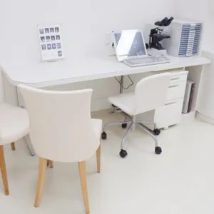 今井皮フ形成外科クリニックのほくろ除去を受ける前の診察室