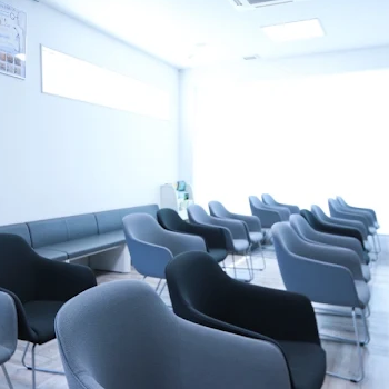 つくばすずらん皮膚科クリニックのほくろ除去を受ける前の待合室