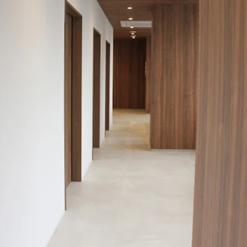 東京皮膚腫瘍ほくろと粉瘤クリニック古林形成外科 上野院の院内の様子