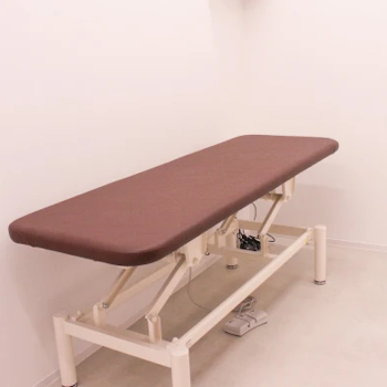 東京皮膚腫瘍ほくろと粉瘤クリニック古林形成外科 上野院のほくろ除去を受ける施術室