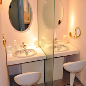 スキンケア上野クリニックのほくろ除去を受けた後のパウダールーム