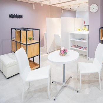 元寺町スキンクリニックのほくろ除去を受ける前の待合室