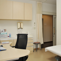 ふじもり形成外科クリニックのほくろ除去を受ける前の診察室