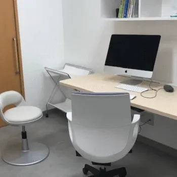 センター南形成外科皮フ科の二重整形を受ける前の診察室