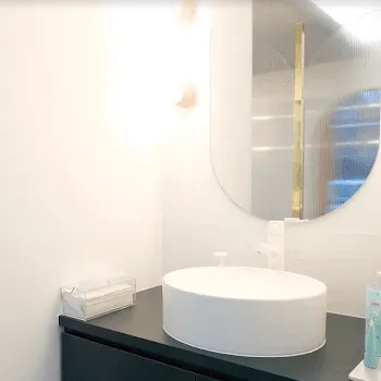 JUN CLINIC 横浜の二重整形を受けた後のパウダールーム