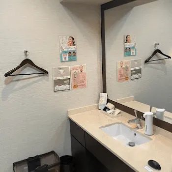 聖心美容クリニック 横浜院の二重整形を受けた後のパウダールーム