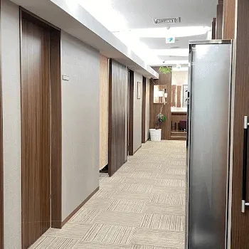 高須クリニック 横浜院の院内の様子