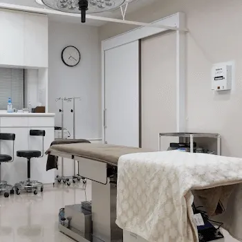 高須クリニック 横浜院の二重整形を受ける施術室