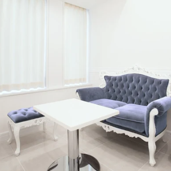 A CLINIC 横浜院のシミ取りを受ける前の待合室