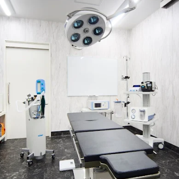 銀座3丁目・BANNAI美容クリニックの豊胸手術を受ける手術室